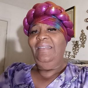 Meet your Posher, Linda